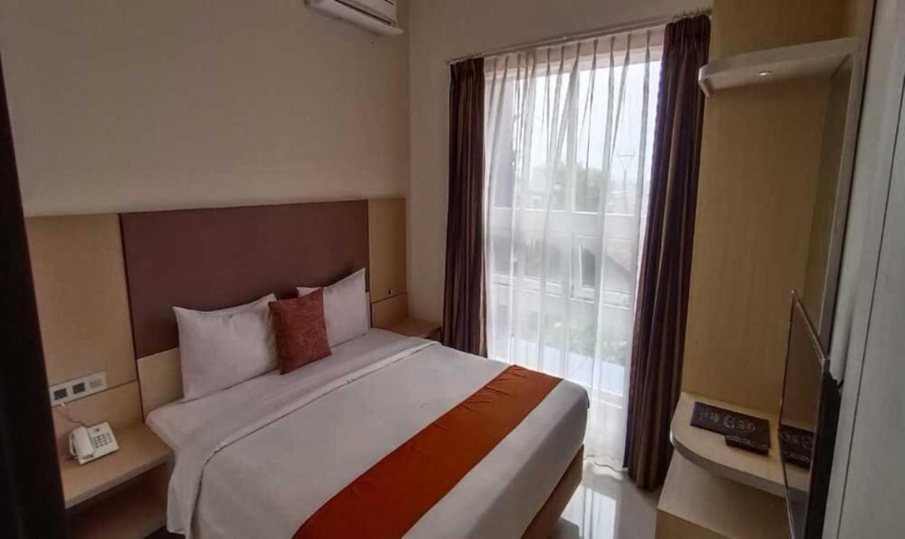 Sparks Odeon Sukabumi, Artotel Curated Eksteriør bilde