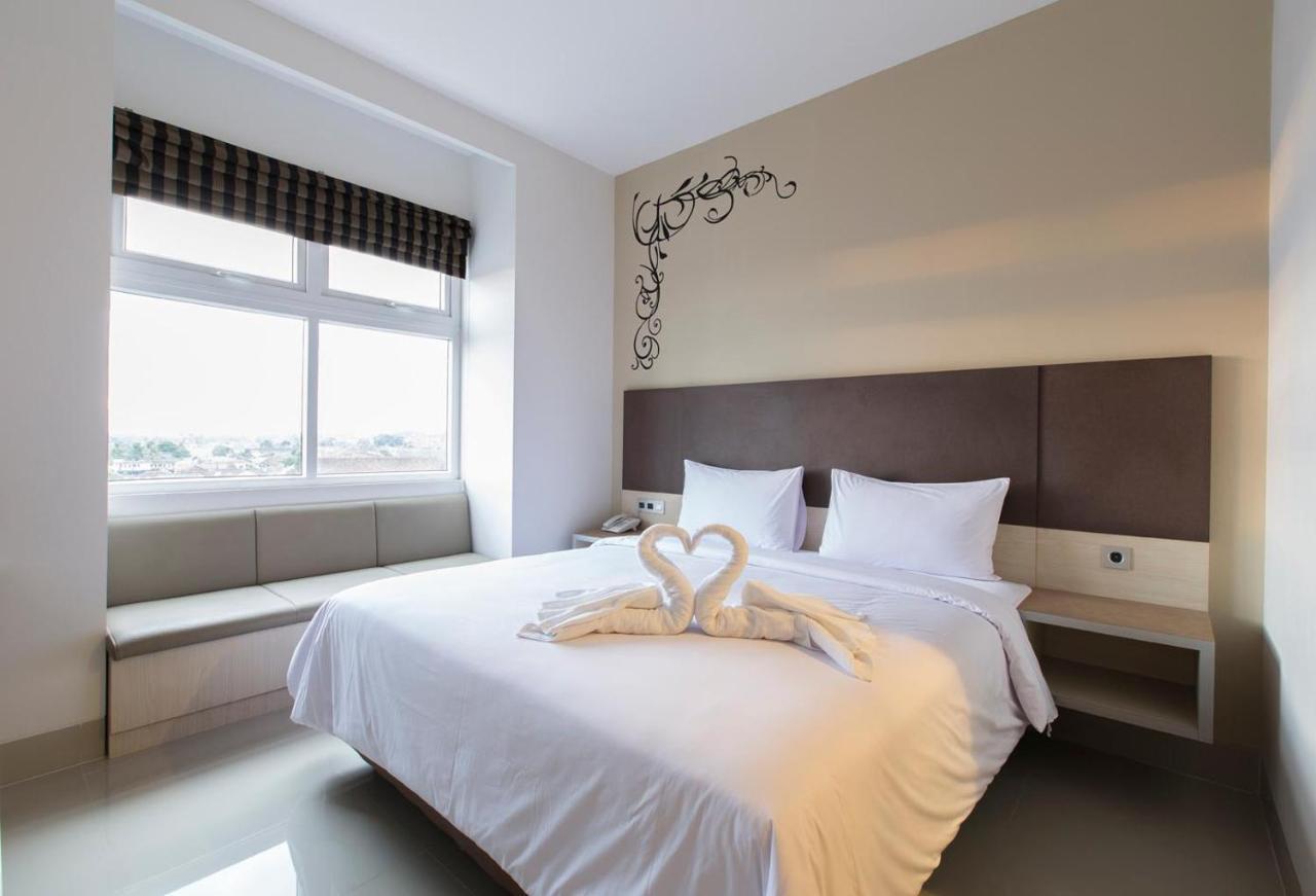 Sparks Odeon Sukabumi, Artotel Curated Eksteriør bilde